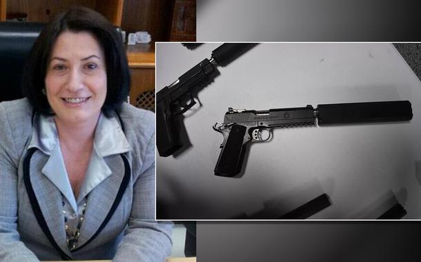 Juíza Vera Lúcia Feil e silenciador de arma