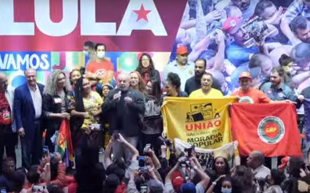 Ex-presidente Luiz Inácio Lula da Silva em evento com movimentos sociais