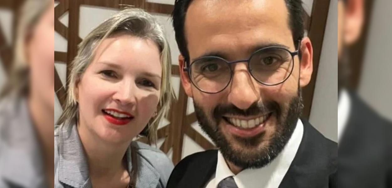 Elize Matsunaga e seu advogado Luciano de Freitas Santoro