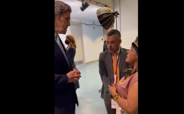 John Kerry e Sonia Guajajara