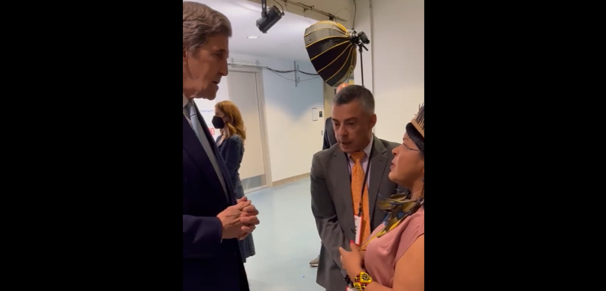 John Kerry e Sonia Guajajara