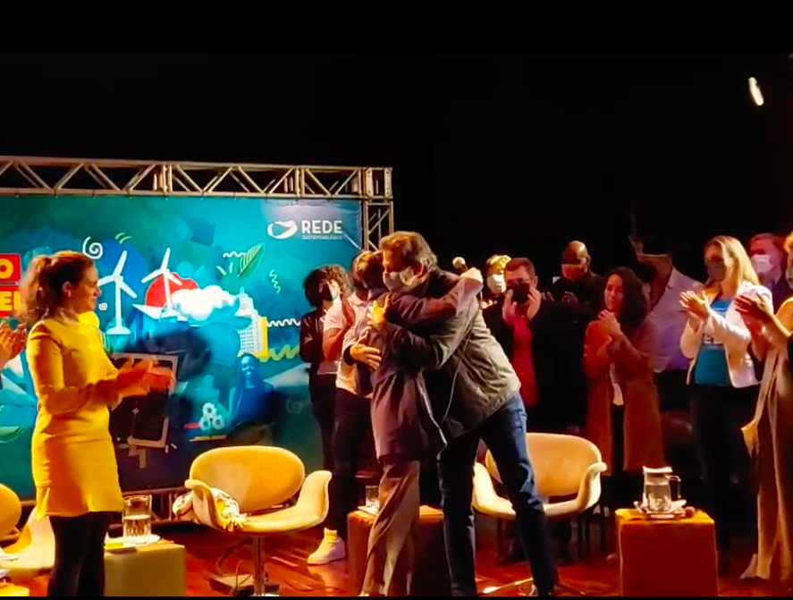 Marina abraça Haddad, e anuncia apoio