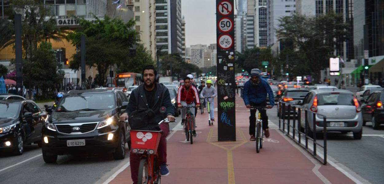 Ciclovia da Avenida Paulista facilita a mobilidade urbana na cidade de São Paulo