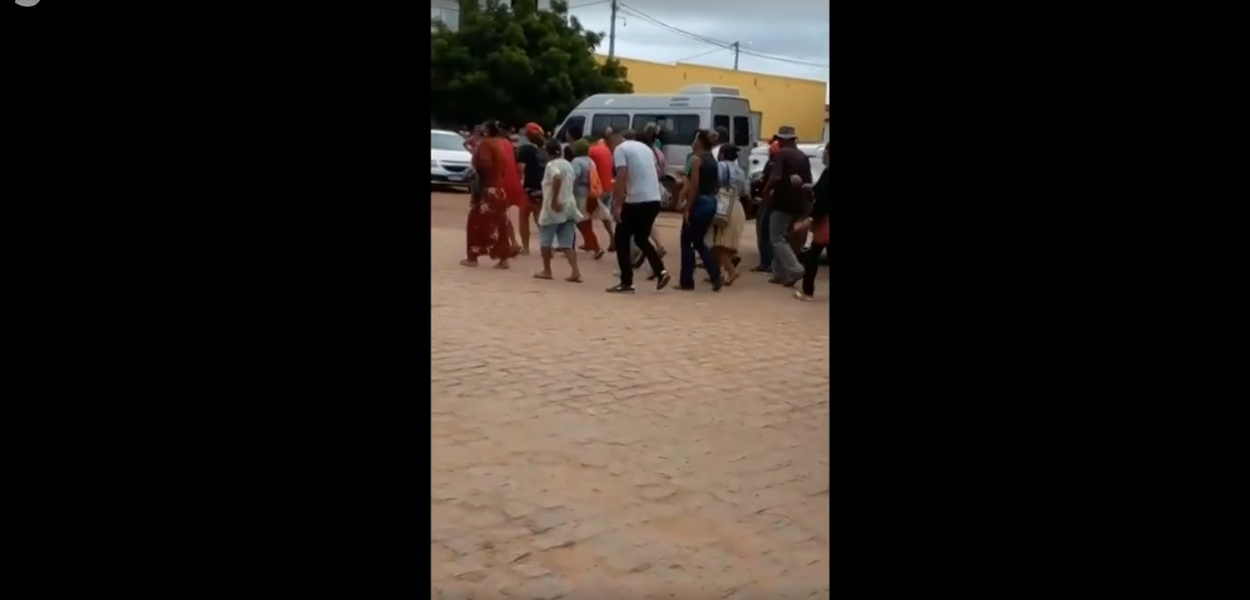 Indígenas do Povoado Atikum fazem protesto contra a morte de Ednaldo
