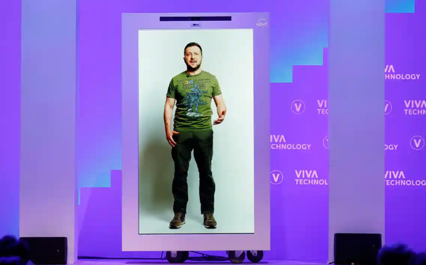 Volodymyr Zelensky discursa em projeção de holograma 3D na conferência Viva Technology em Paris