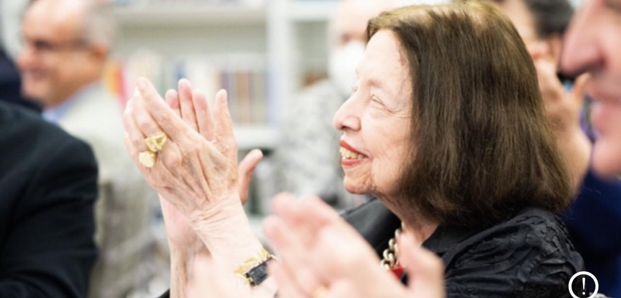 A acadêmica Nélida Piñon na inauguração da biblioteca com seu nome, no Instituto Cervantes