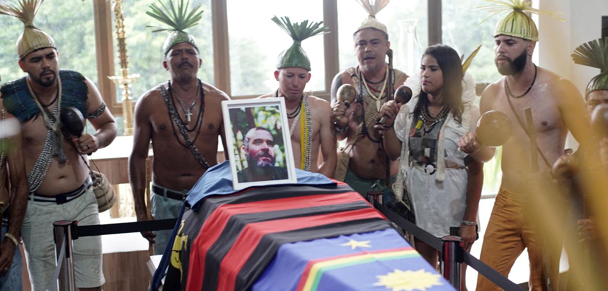 Corpo de Bruno Pereira é velado e cremado em cerimônia com despedida indígena 24/06/2022