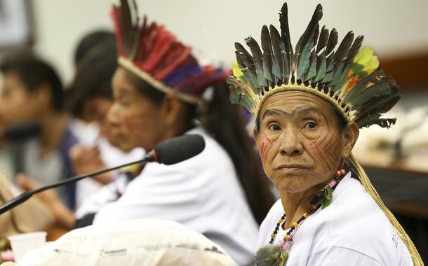 Brasília - Lideranças e representantes da etnia Guarani Kaiowá participam de audiência pública na Comissão de Direitos Humanos da Câmara dos Deputados