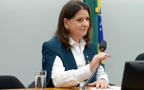 Deputada Carmen Zanotto (Cidadania-SC) é relatora da PEC 11