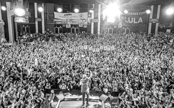 Lula discursa no Centro de Convenções Ulysses Guimarães, em Brasília