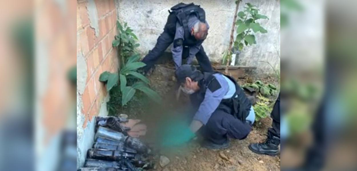 Homem matou, esquartejou e enterrou a mulher no quintal de casa