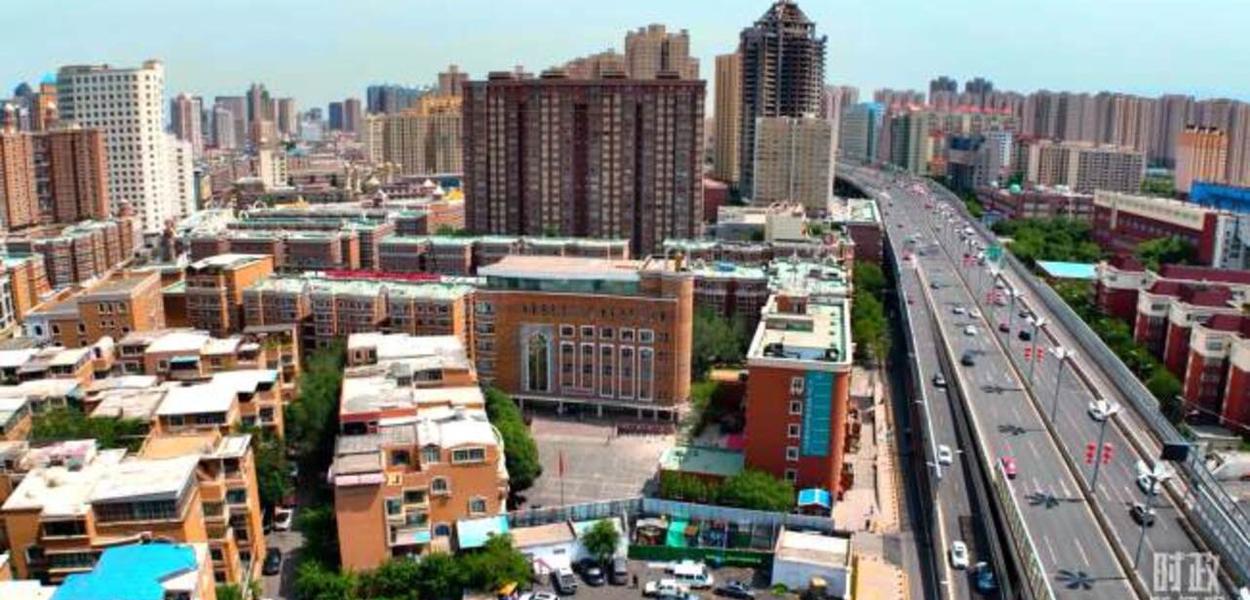 Urumqi, capital da Região Autônoma Uigur de Xinjiang.