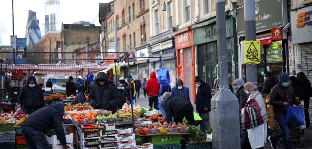 Mercado em Londres, onde os preços disparam