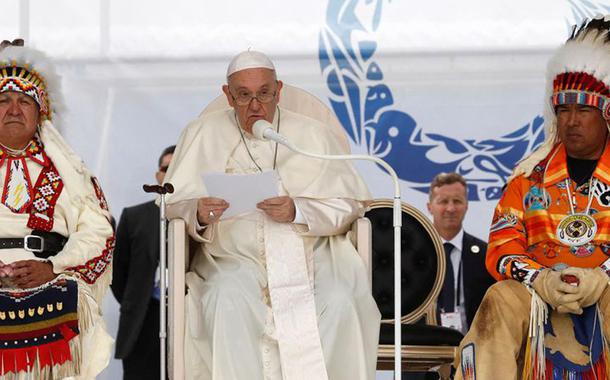 Papa Francisco pede desculpas aos indígenas pelo sistema escolar residencial no Canadá durante sua visita a Maskwacis, Alberta, Canadá. 25 de julho de 2022