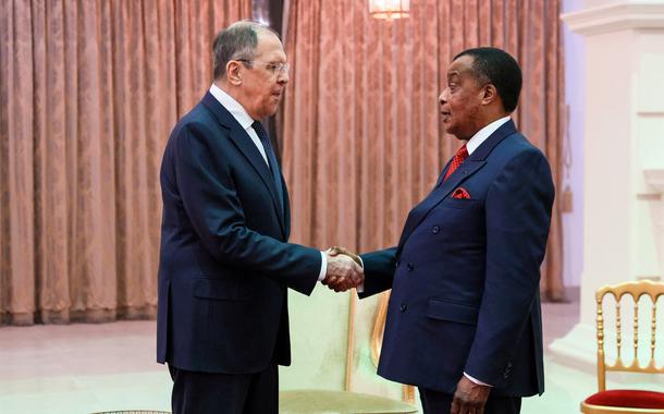Presidente da República do Congo, Denis Sassou Nguesso, recebe chanceler russo, Sergei Lavrov, em Oyo
25/07/2022
Ministério das Relações Exteriores da Rússia/Divulgação via REUTERS