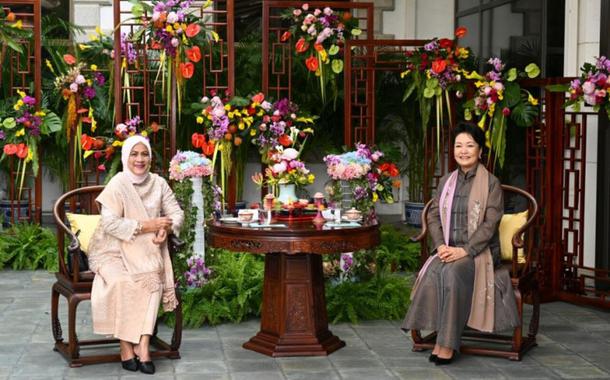 As primeiras-damas da Indonésia e da China