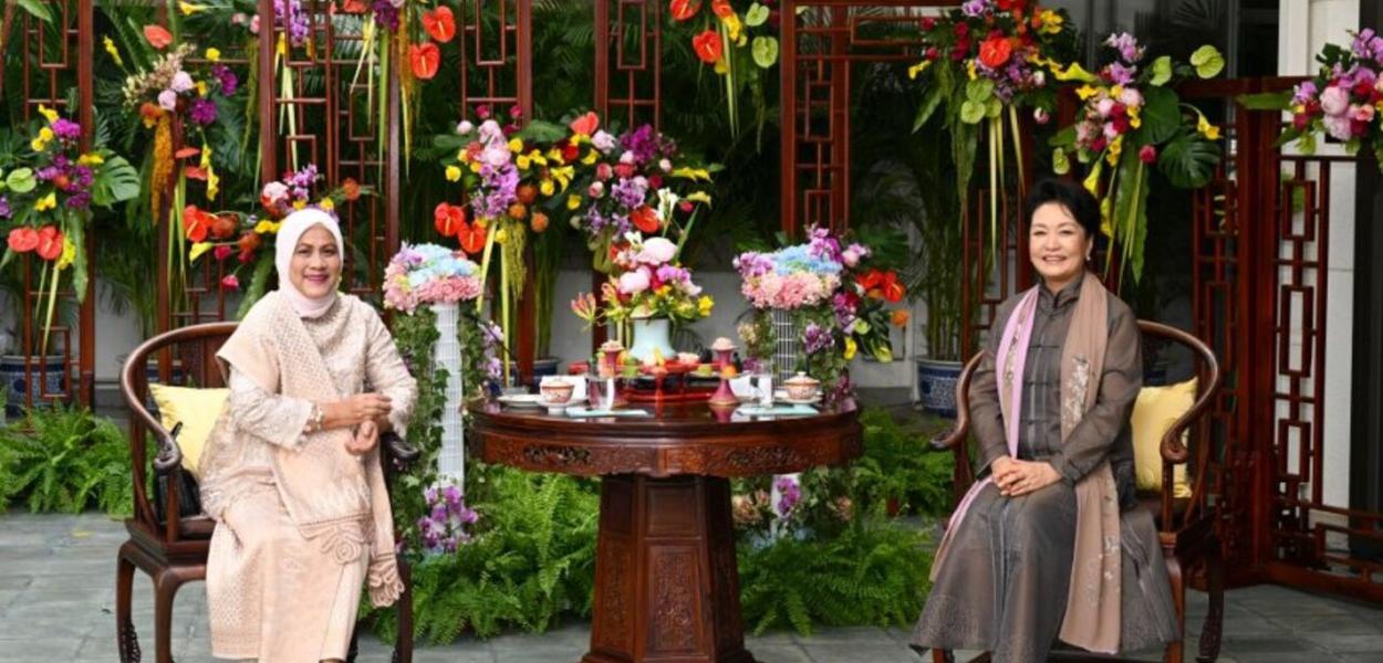 As primeiras-damas da Indonésia e da China