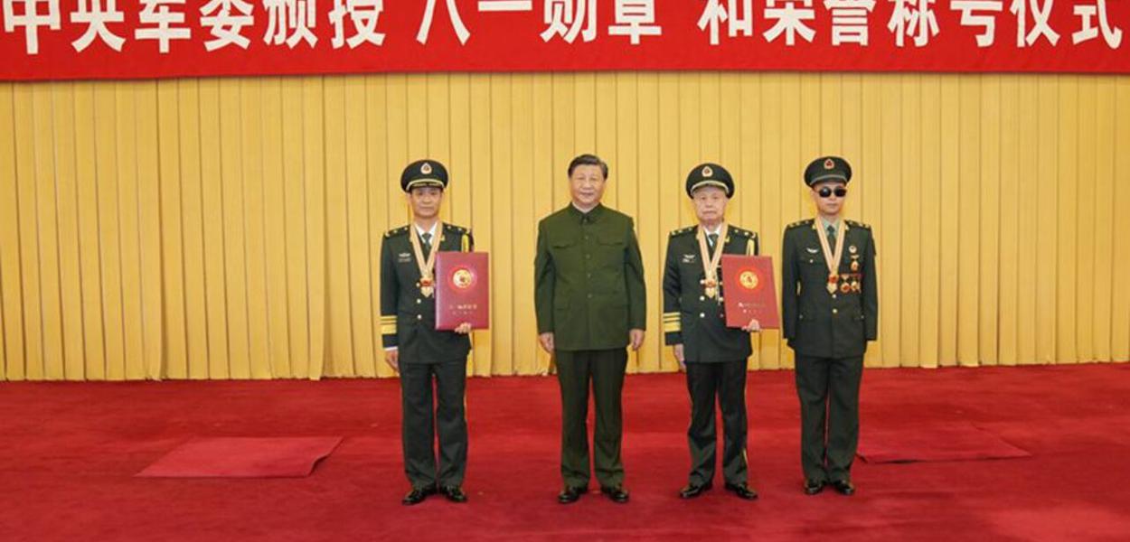 Xi Jinping concede Medalha 1º de Agosto