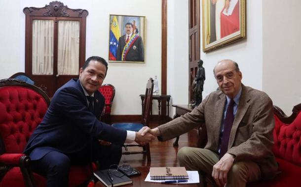 Chanceler da Venezuela, Carlos Faria, e chanceler da Colômbia, Álvaro Leyva