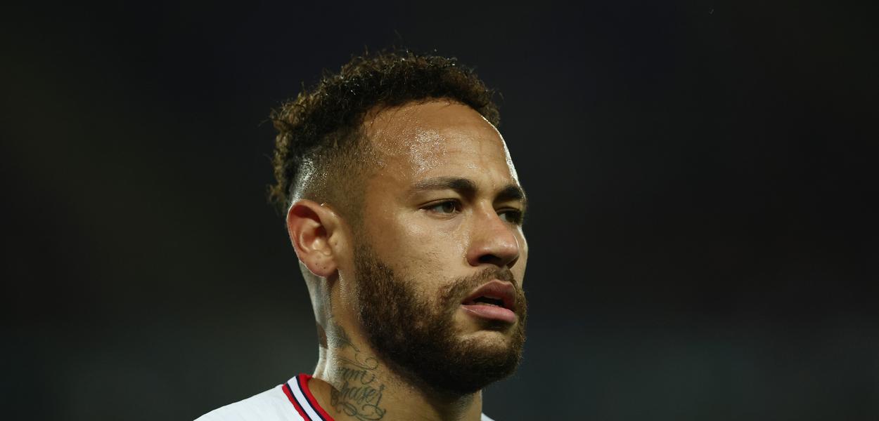 Neymar durante partida do Paris St Germain contra o Strasbourg pelo Campeonato Francês