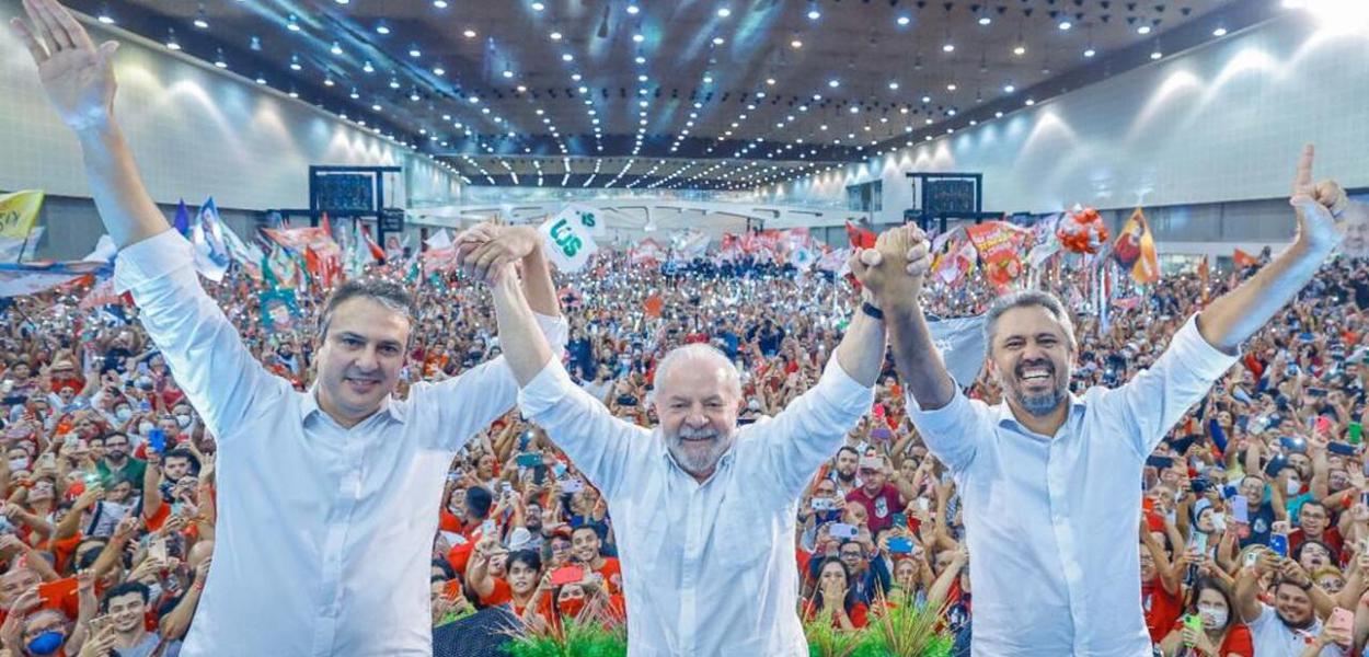 Camilo Santana, Lula e Elmano de Freitas em ato no Ceará