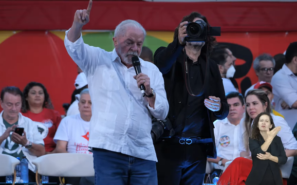Ex-presidente Lula em ato no Ceará