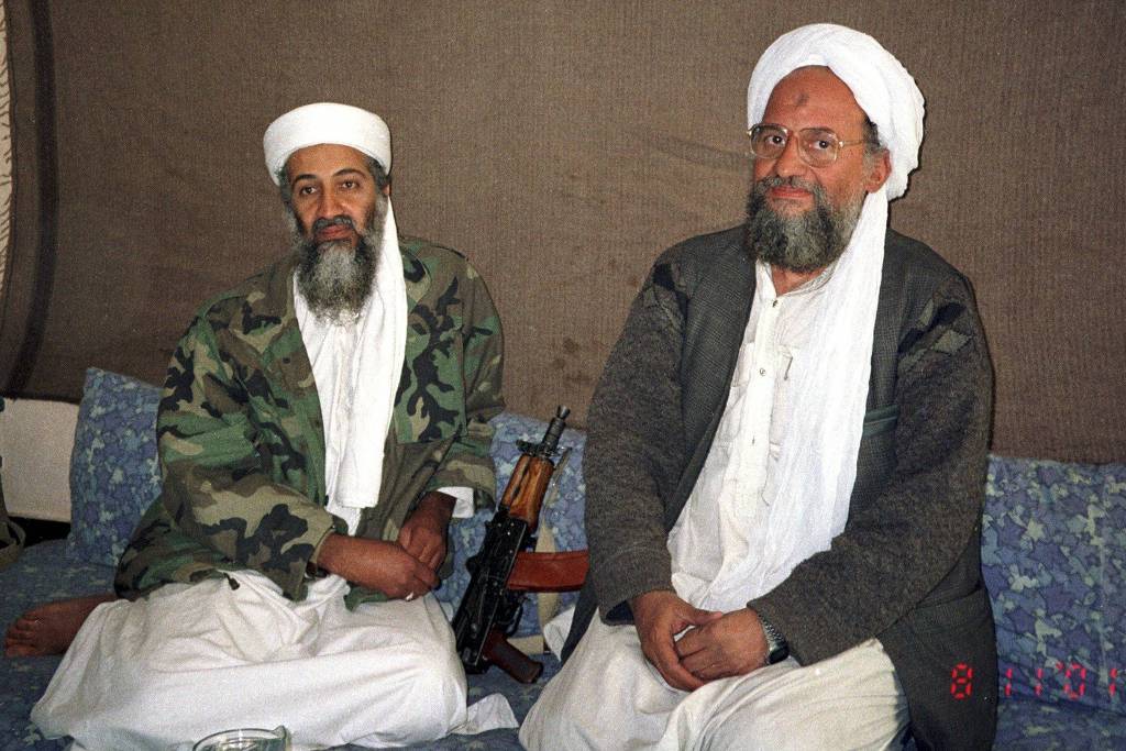 Ayman al-Zawahiri ao lado de Osama bin Laden
