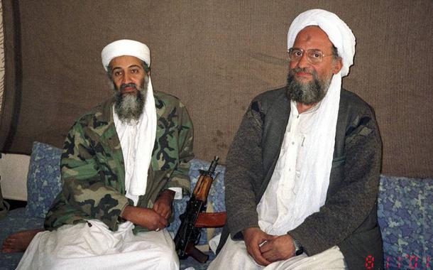 Ayman al-Zawahiri ao lado de Osama bin Laden