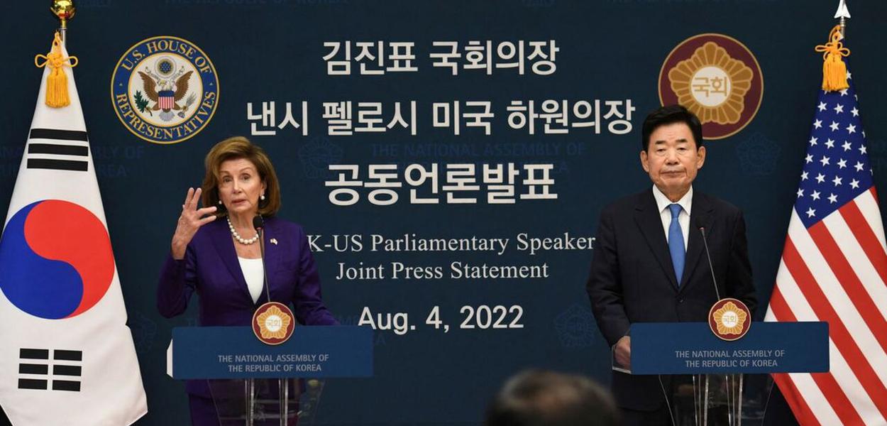 Presidente da Câmara dos Deputados dos Estados Unidos, Nancy Pelosi e o presidente da Assembleia Nacional da Coreia do Sul, Kim Jin-pyo