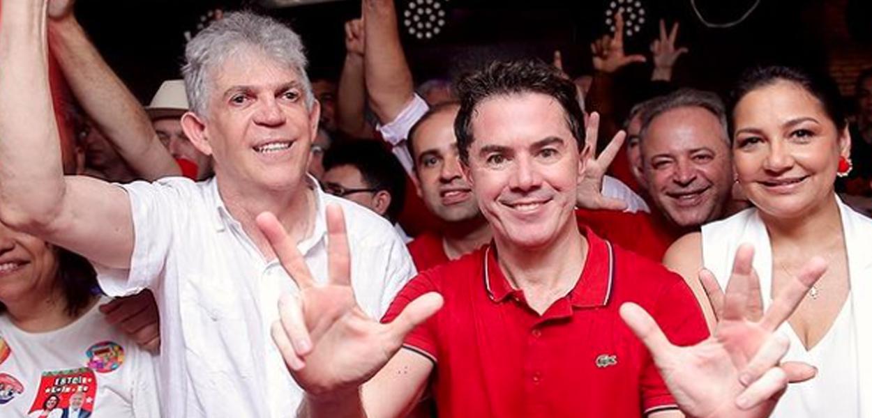 Ricardo Coutinho (à esq., de branco), Veneziano Vital do Rêgo e Maísa Cartaxo