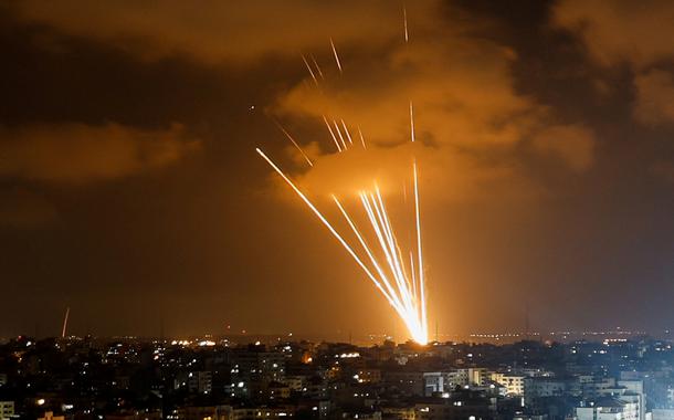 Foguetes disparados por militantes palestinos contra Israel 05/08/2022