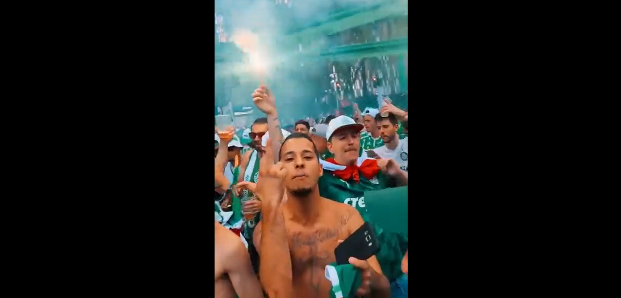 Torcida do Palmeiras vaia Bolsonaro