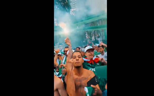 Torcida do Palmeiras vaia Bolsonaro