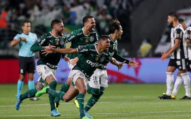 Palmeiras decide nos pênaltis