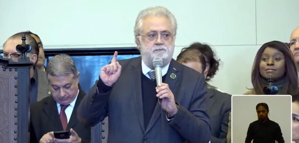 Celso Fernandes Campilongo