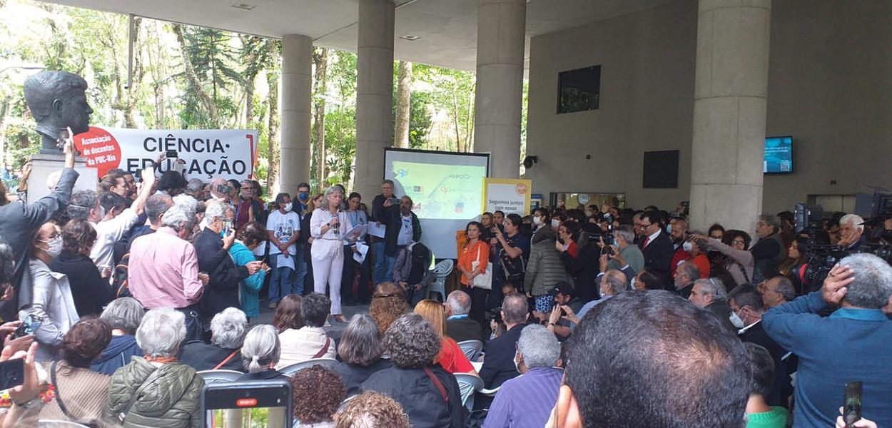 Carta em defesa da democracia é lida na UFRJ