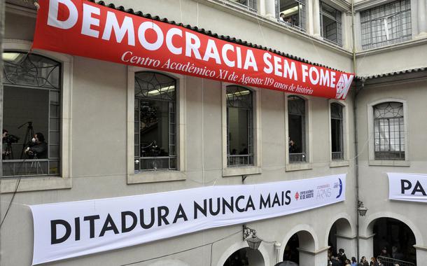 O Largo de São Francisco (SP) em festa pela Democracia