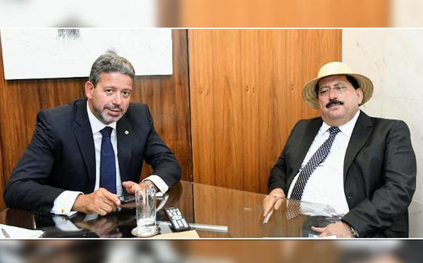 Arthur Lira (à esq.) e Gilberto Gonçalves
