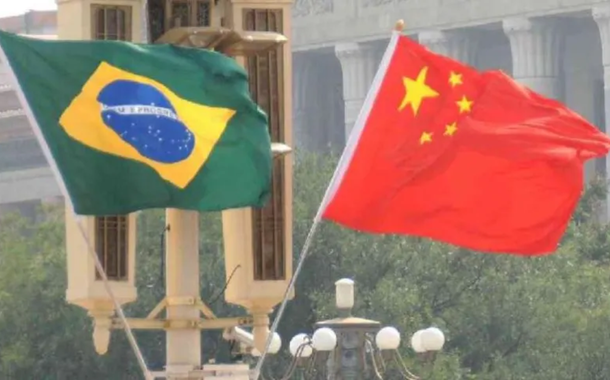 Bandeiras do Brasil e da China