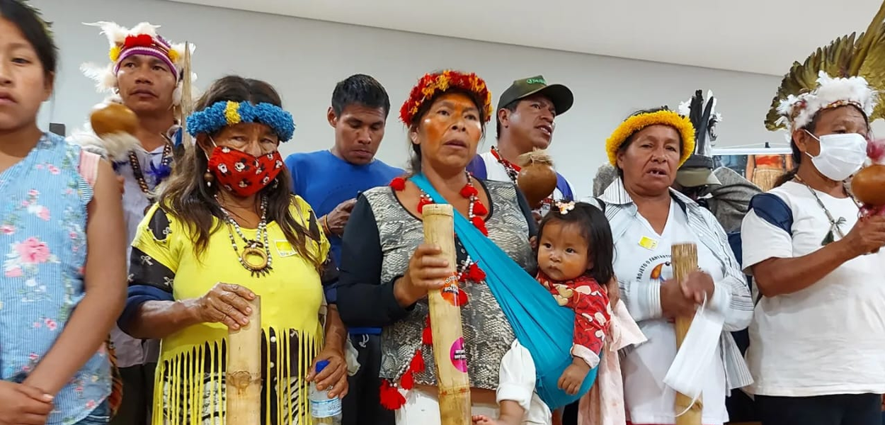 Indígenas acompanham o Relatório Violência Contra os Povos Indígenas no Brasil - dados 2021