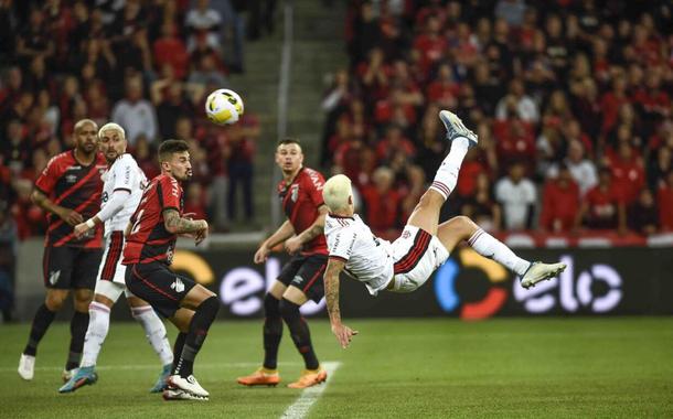 Flamengo bate Athletico