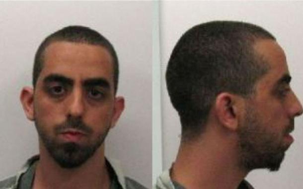 Hadi Matar, de 24 anos, é acusado de esfaquear Salman Rushdie