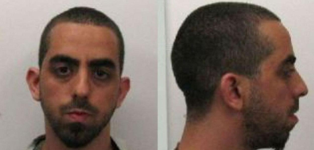Hadi Matar, de 24 anos, é acusado de esfaquear Salman Rushdie