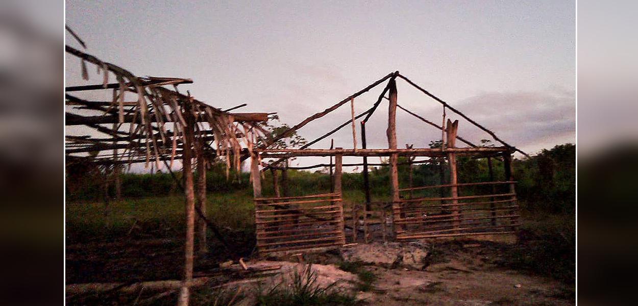 Escola em assentamento Irmã Dorothy Stang, no Pará, após ataque a tiros e incêndio