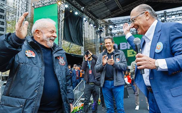 20.08.2022 – Lula e Geraldo Alckmin, da Coligação Brasil da Esperança, fazem ato pela democracia no Vale do Anhangabaú, em São Paulo. Participam do evento Fernando Haddad e Márcio França, além de lideranças e candidatos dos partidos que apoiam Lula e Alckmin.