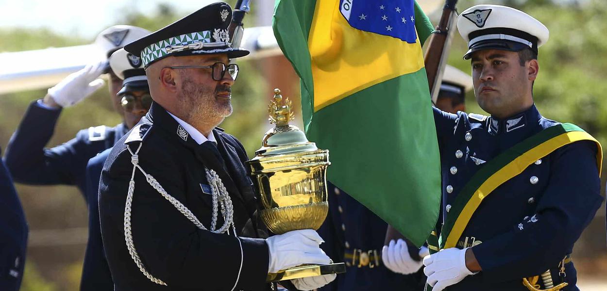 Coração de Dom Pedro I chega ao país para as celebrações dos 200 anos da Independência.