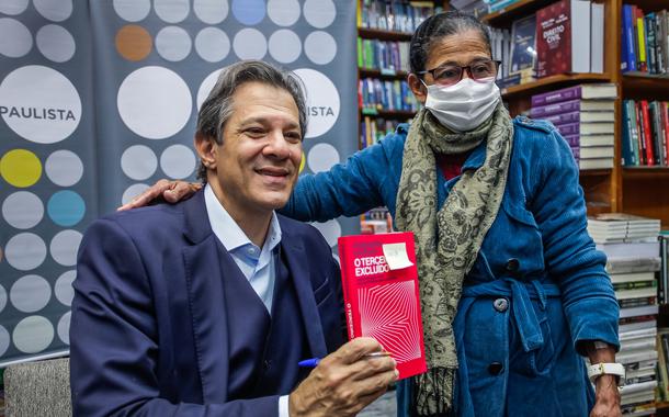 Fernando Haddad no lançamento do seu livro "O Terceiro Excluído"