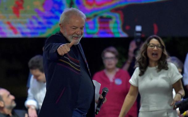 Lula participa de comício em Belo Horizonte