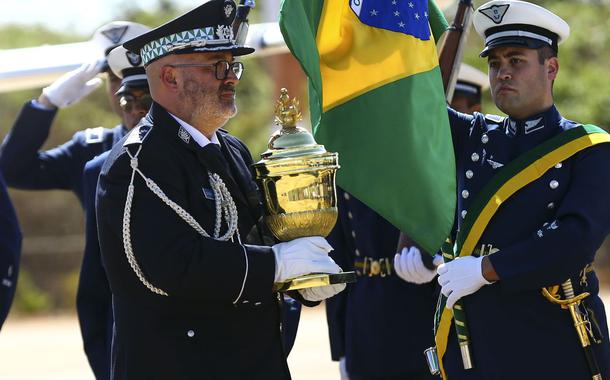 Emprestado para bicentenário, coração de D. Pedro I chega ao Brasil