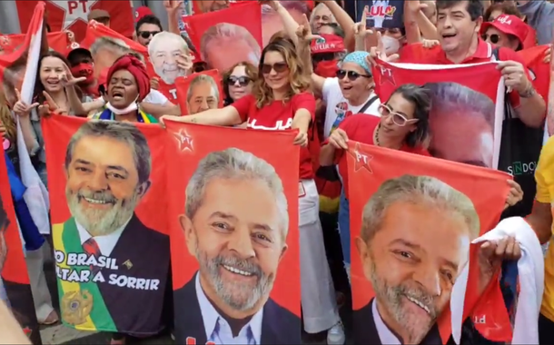 Toalhaço de Janja na Avenida Paulista